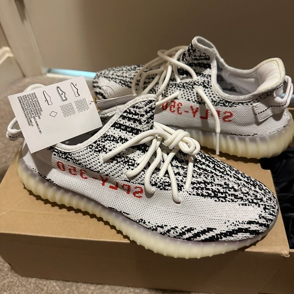 NEW IN BOX ADIDAS YEEZY BOOST 350 ZEBRA MENS 8 Women’s 9